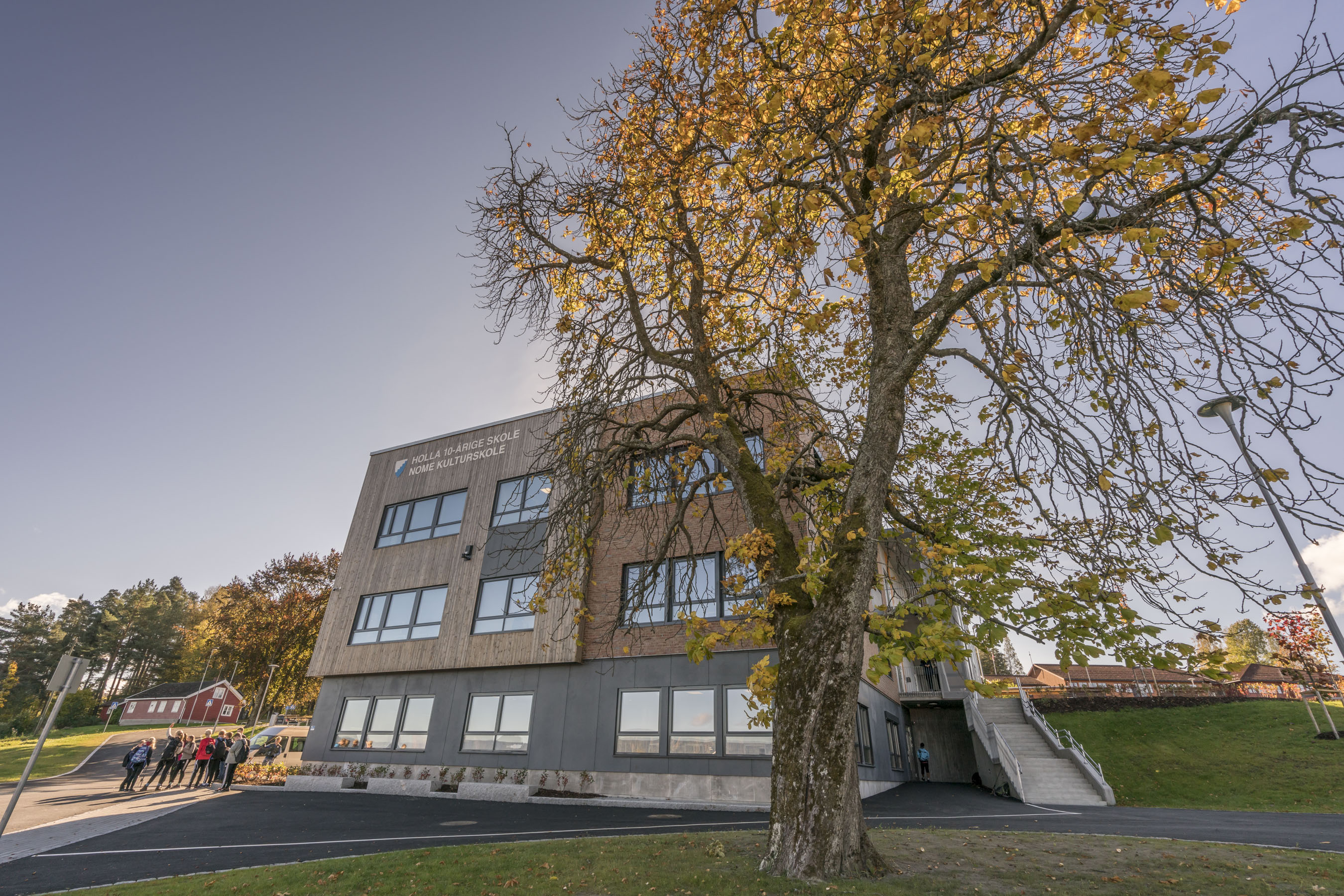 Holla skole