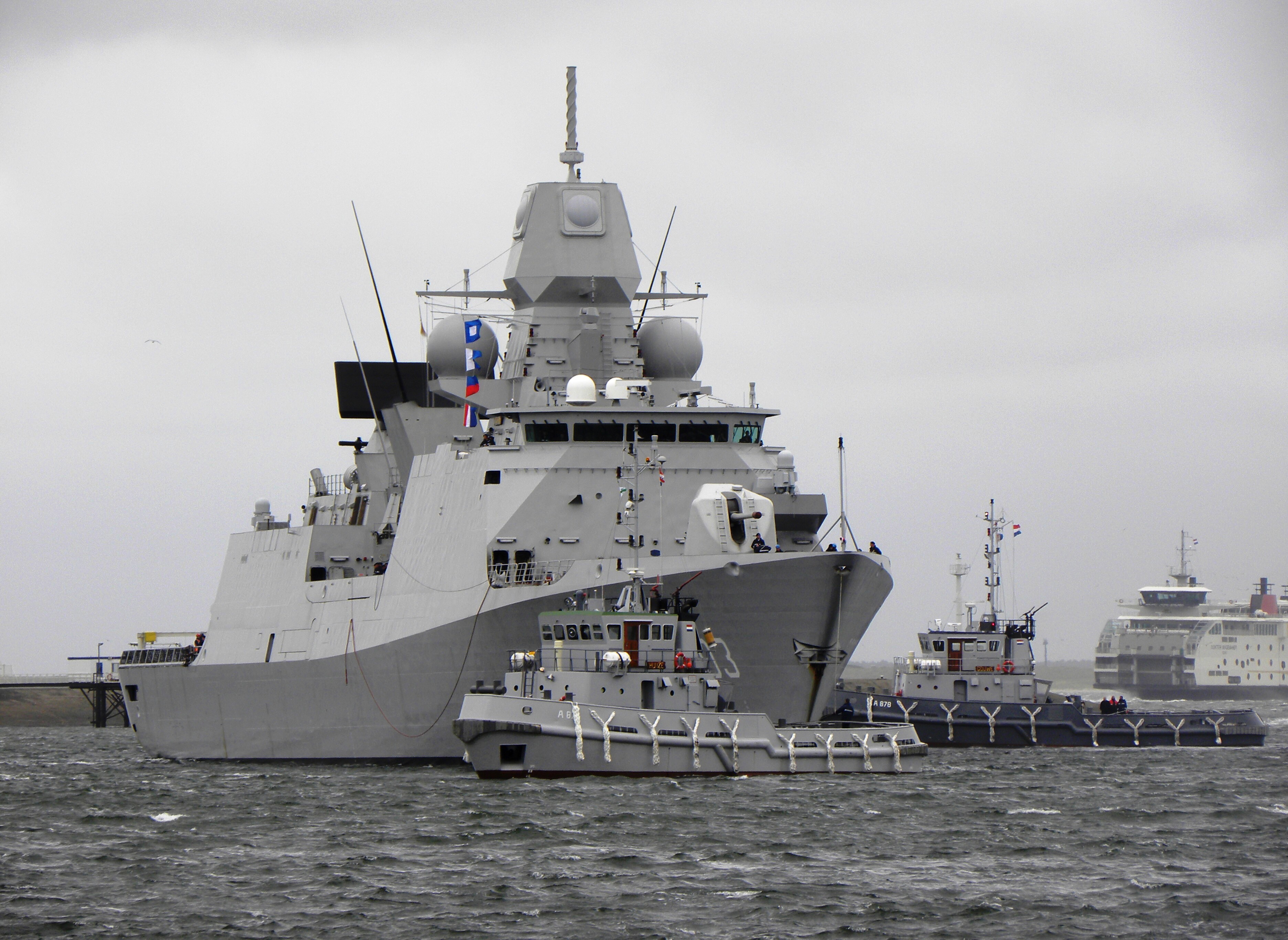 Frigate_HNLMS_Tromp_(F803).jpg