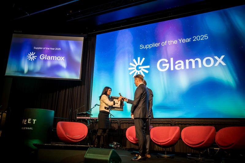 Astrid Simonsen Joos, CEO Glamox. Terje Aasland, Norwegian Energy Minister. Photo credit Trude Brun Wilhelmsen.jpg