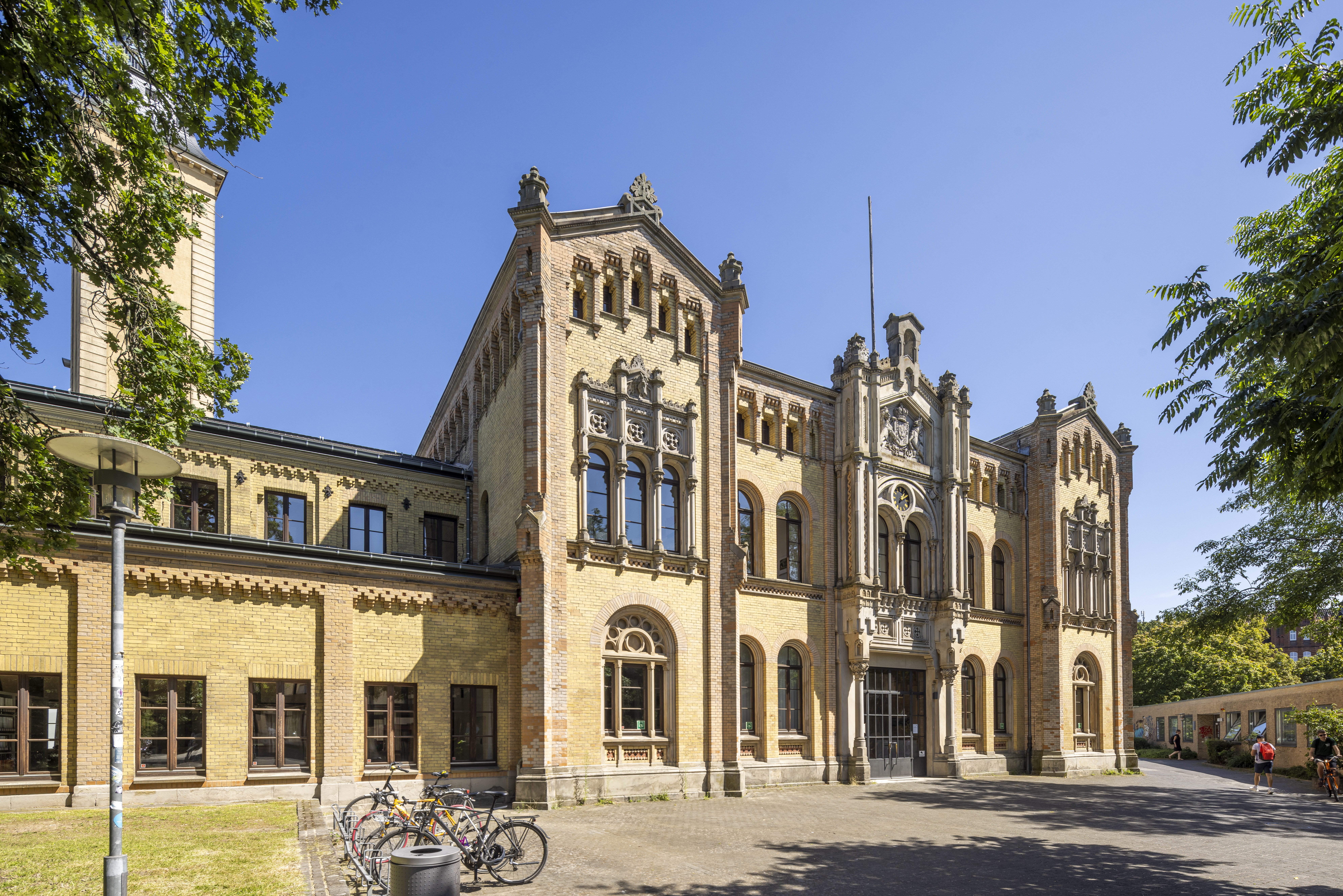Marstall-gebouw op de Welfengarten-campus van de Leibniz Universiteit