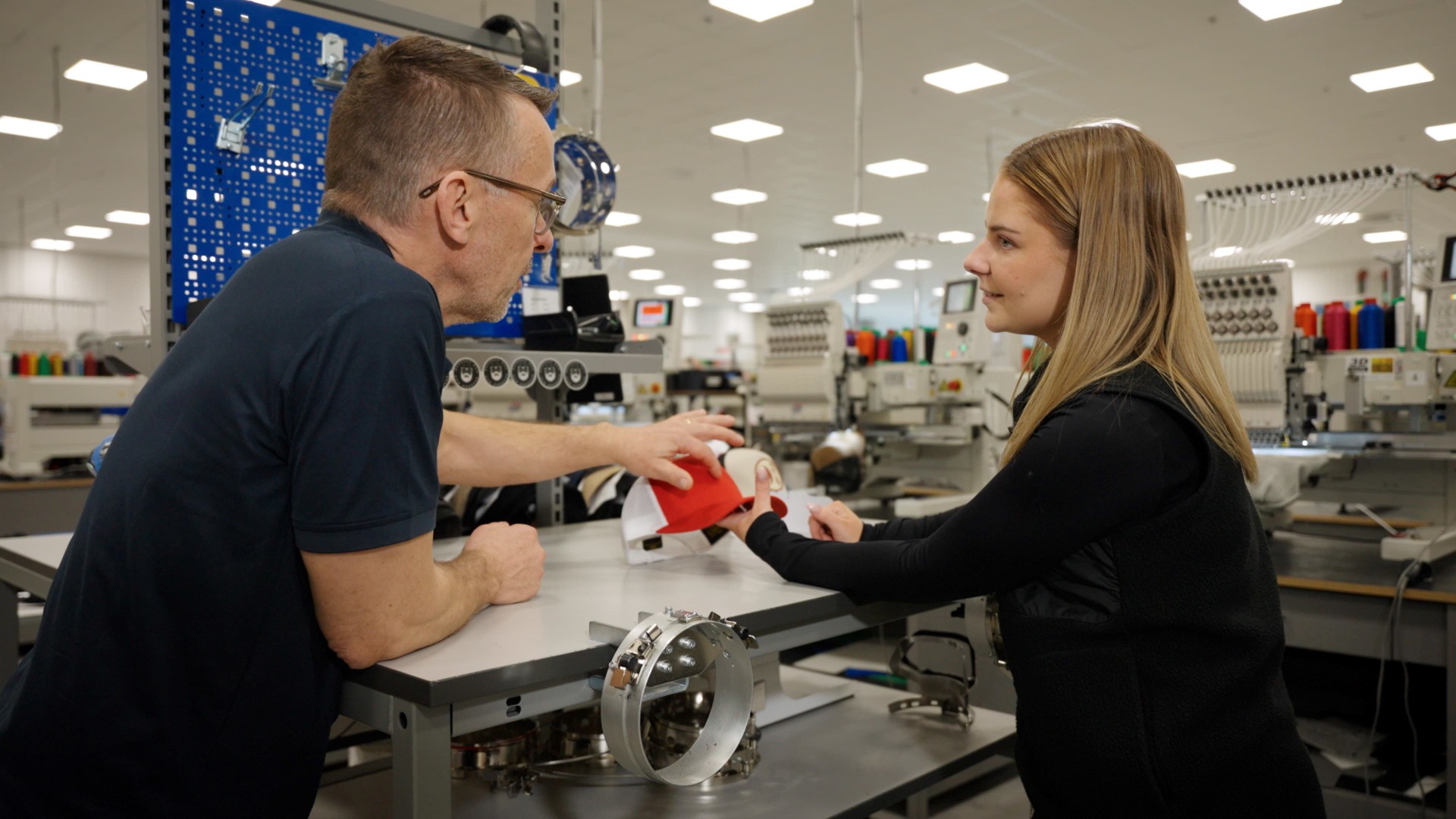 Belysning af Hatstores nye hovedkontor og produktionsanlæg