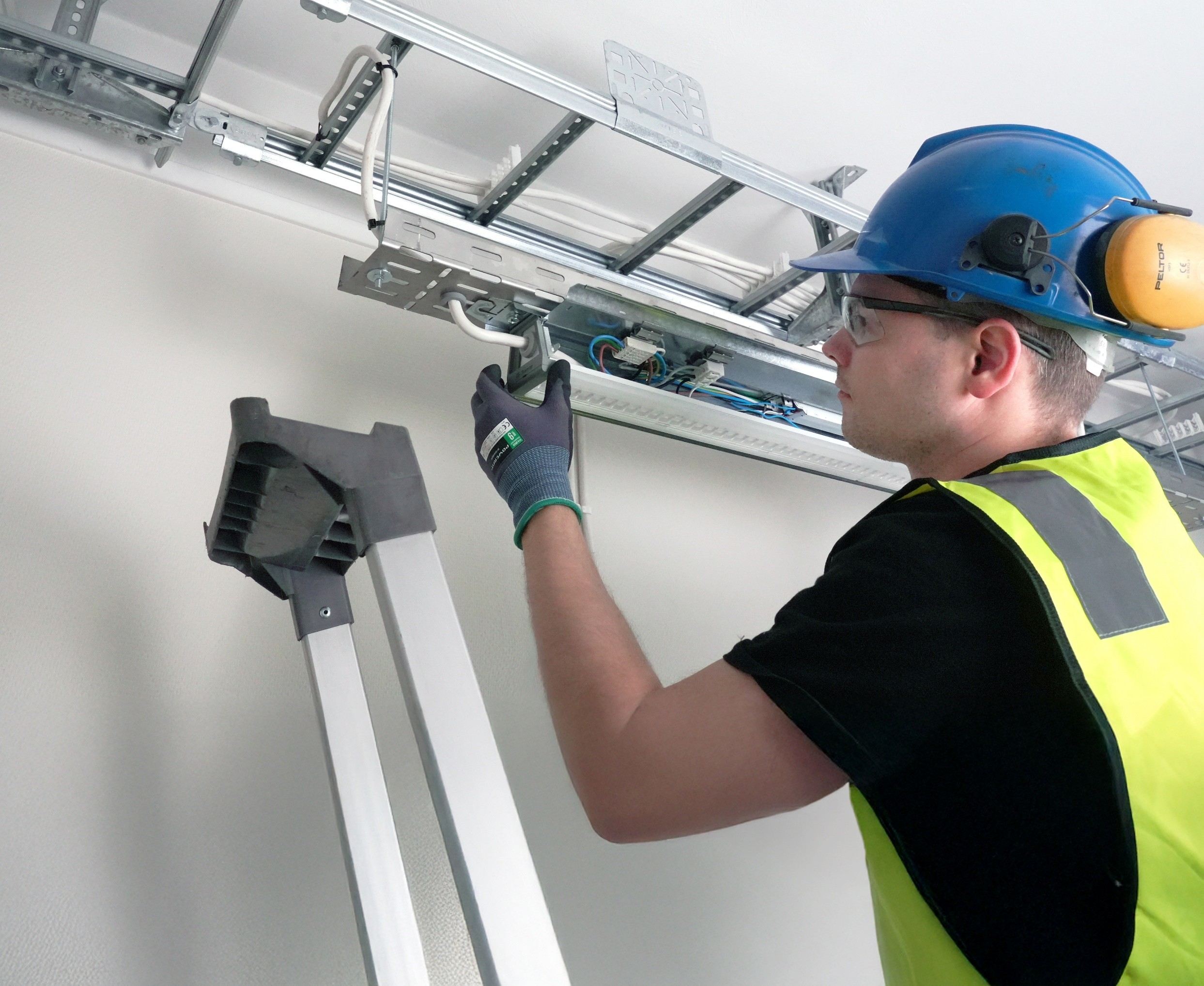 Installtion Glamox i10 G2 luminaire.jpg