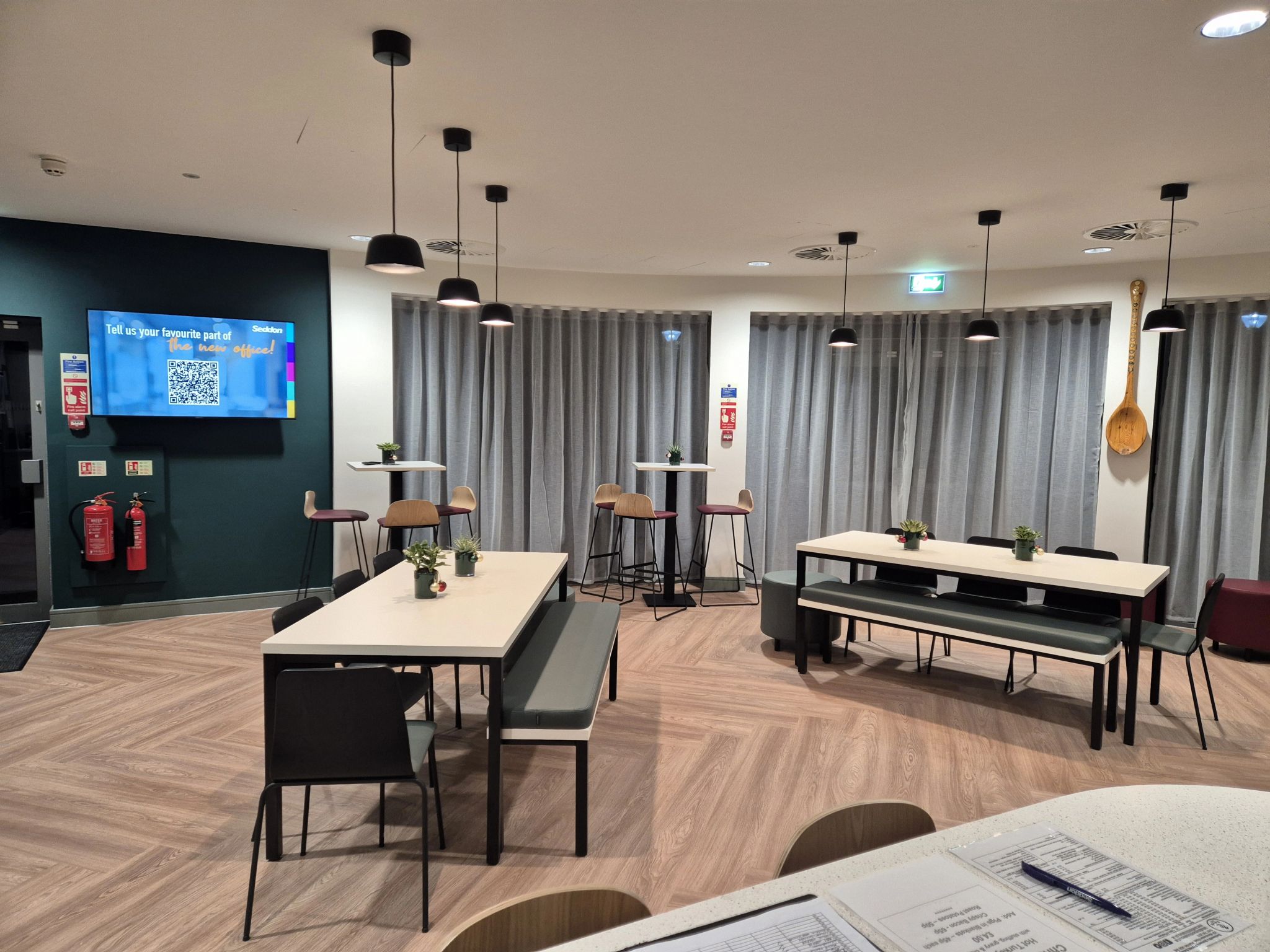 Seddon_Construction_office_Motus-Pendant.jpg